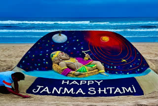 Sudarsan Pattnaik extends Janmashtami greetings through sand art