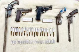 बेगूसराय में तीन अपराधी हथियार के साथ गिरफ्तार