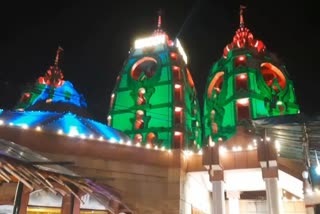 दिल्ली में रोशनी से नहाया इस्कॉन मंदिर