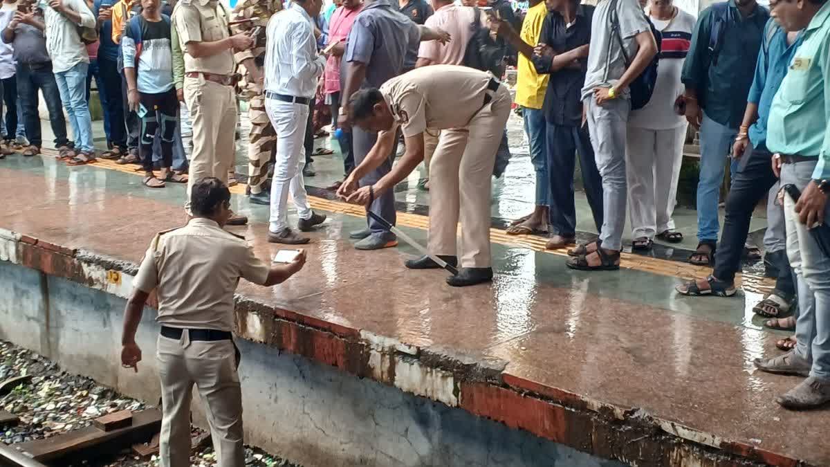 Firing at Badlapur Railway Station