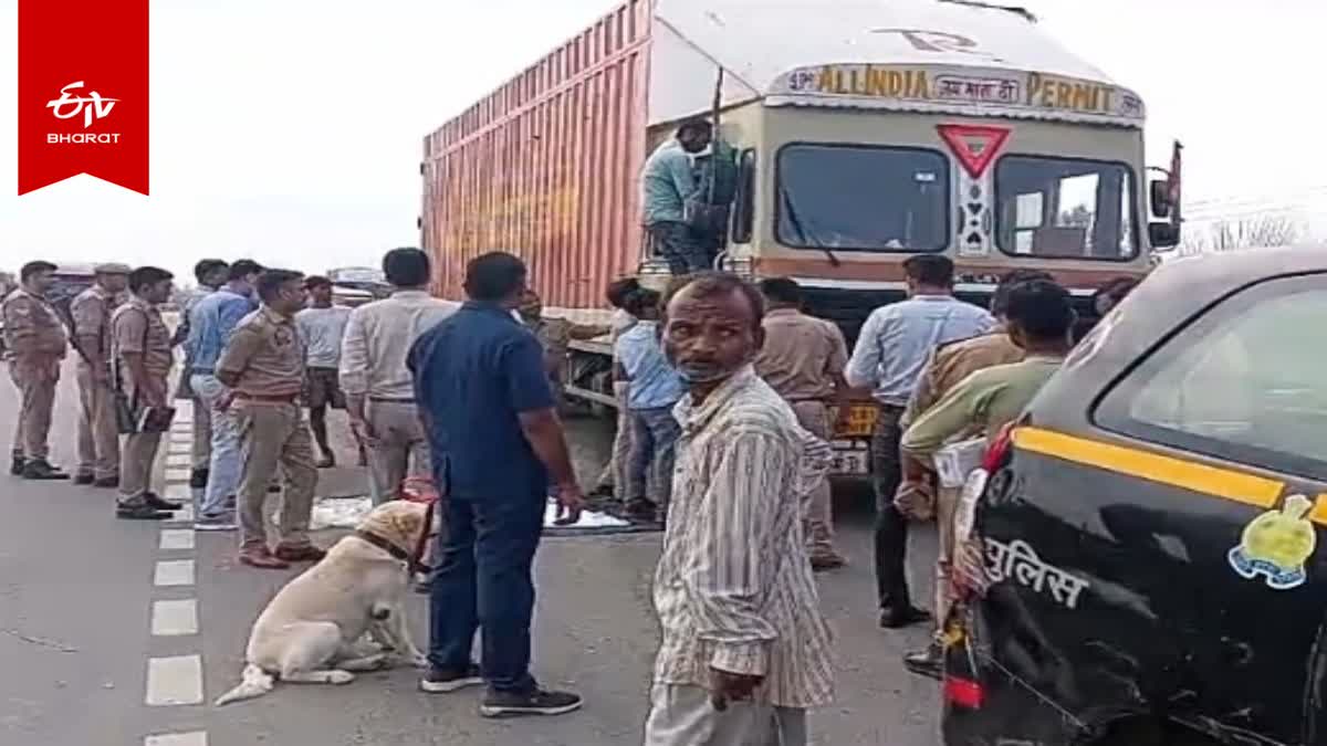 ट्रक के केबिन में मिला ड्राइवर का शव.