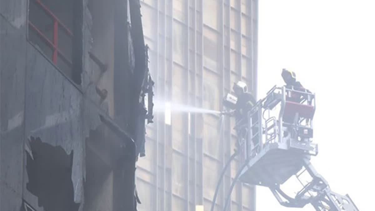 Massive Fire Engulfs Times Tower Building At Kamala Mills Compound In Mumbai