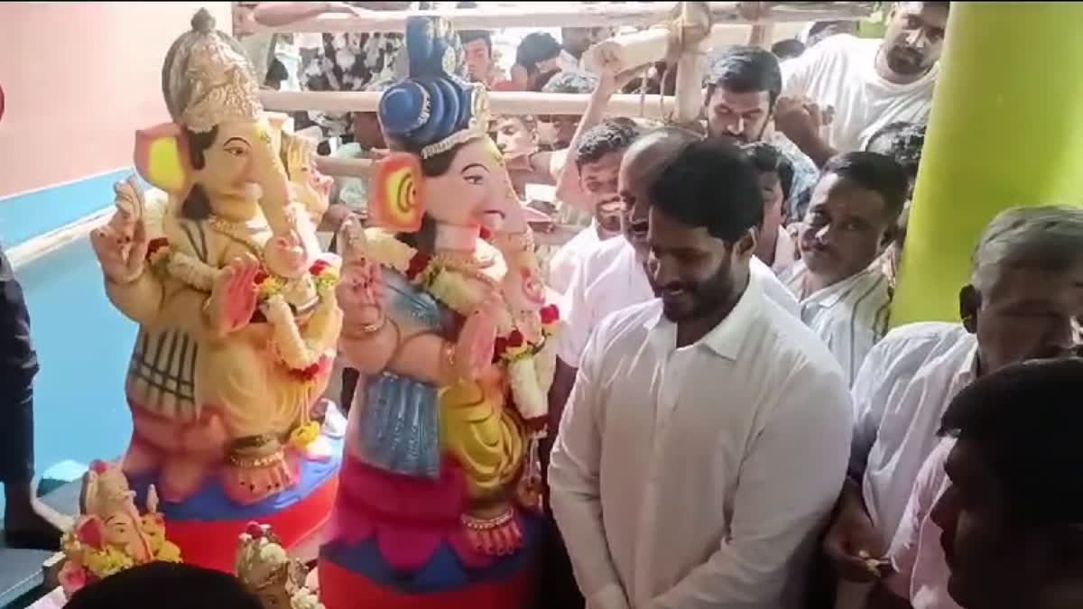 Free Ganesha Idol Distribution in Ramanagara: Nikhil Kumaraswamy Wishes for Gauri Ganesha Festival