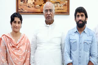 Vinesh Phogat, Mallikarjun Kharge and Bajrang Punia