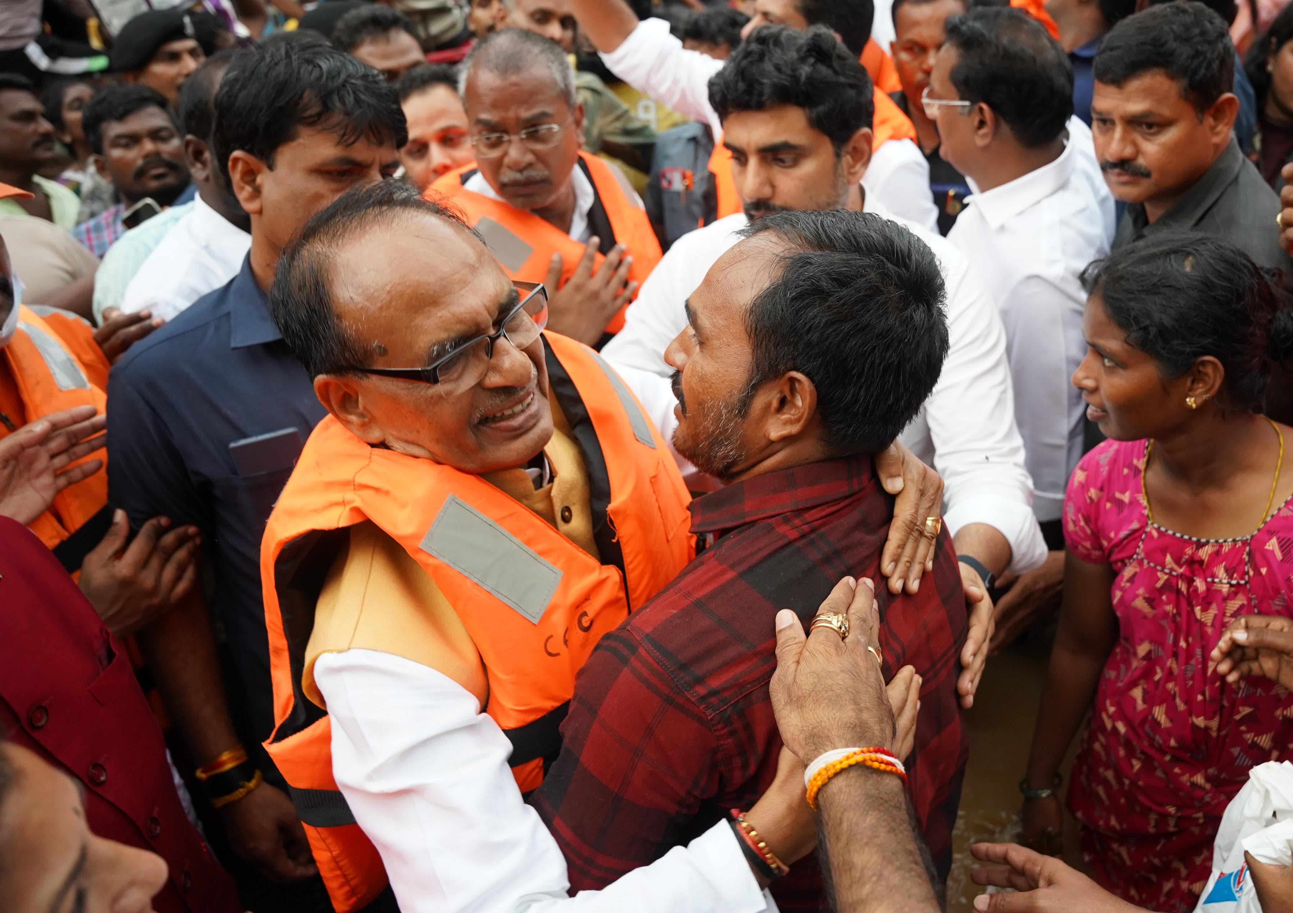 Shivraj Singh Met farmers