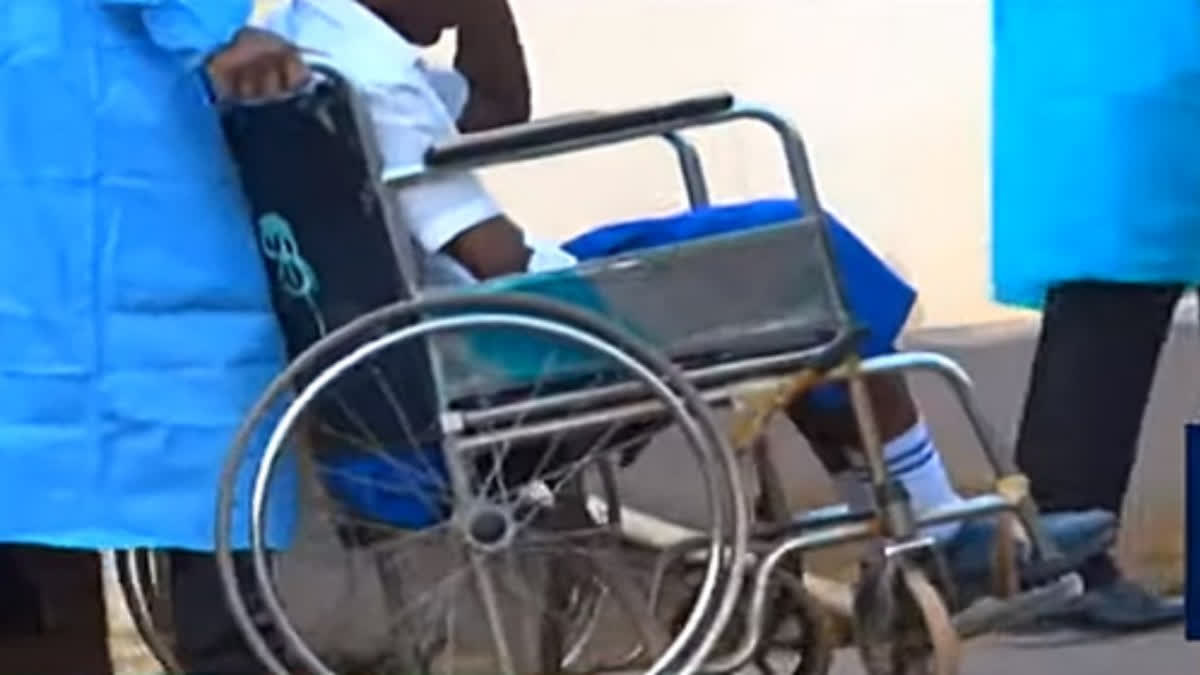 A mysterious disease Kenyan schoolgirls hospitalized