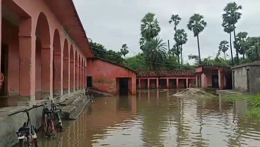 समस्तीपुर में सरकारी स्कूल का हाल खराब