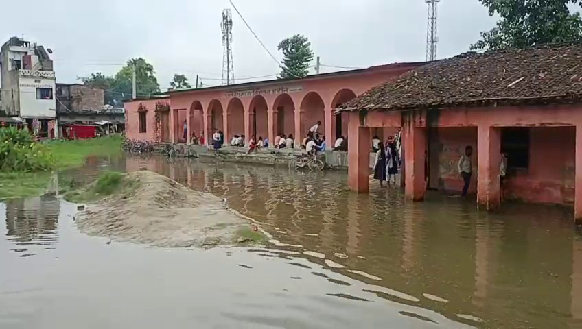 समस्तीपुर में सरकारी स्कूल का हाल खराब