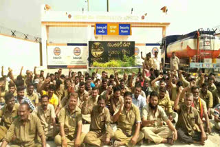 Indian_ Oil_ Corporation_ Drivers_ Protest
