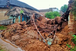 Mud house collapses in Dumka