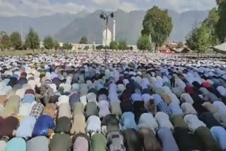 thousands-offer-prayers-in-dargah-on-the-occasion-of-friday-following-eid-i-milad-ul-nabi