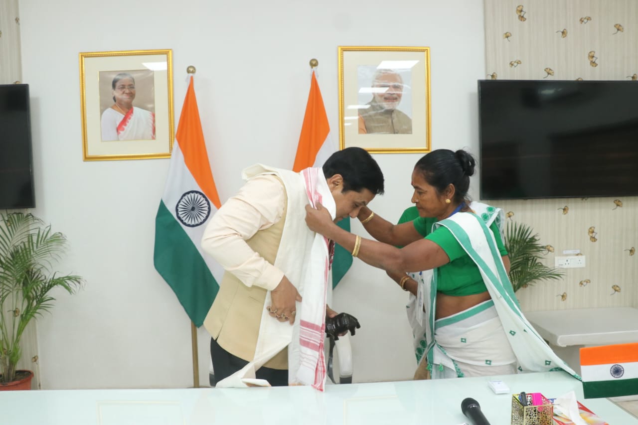 Anganwadi worker meet with sarbananda sonowal in Delhi