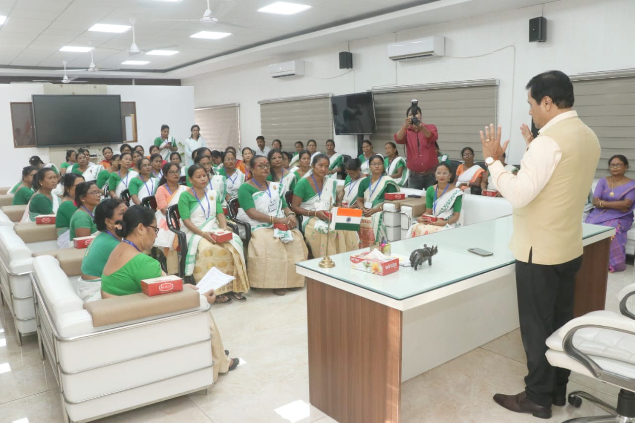 Anganwadi worker meet with sarbananda sonowal in Delhi