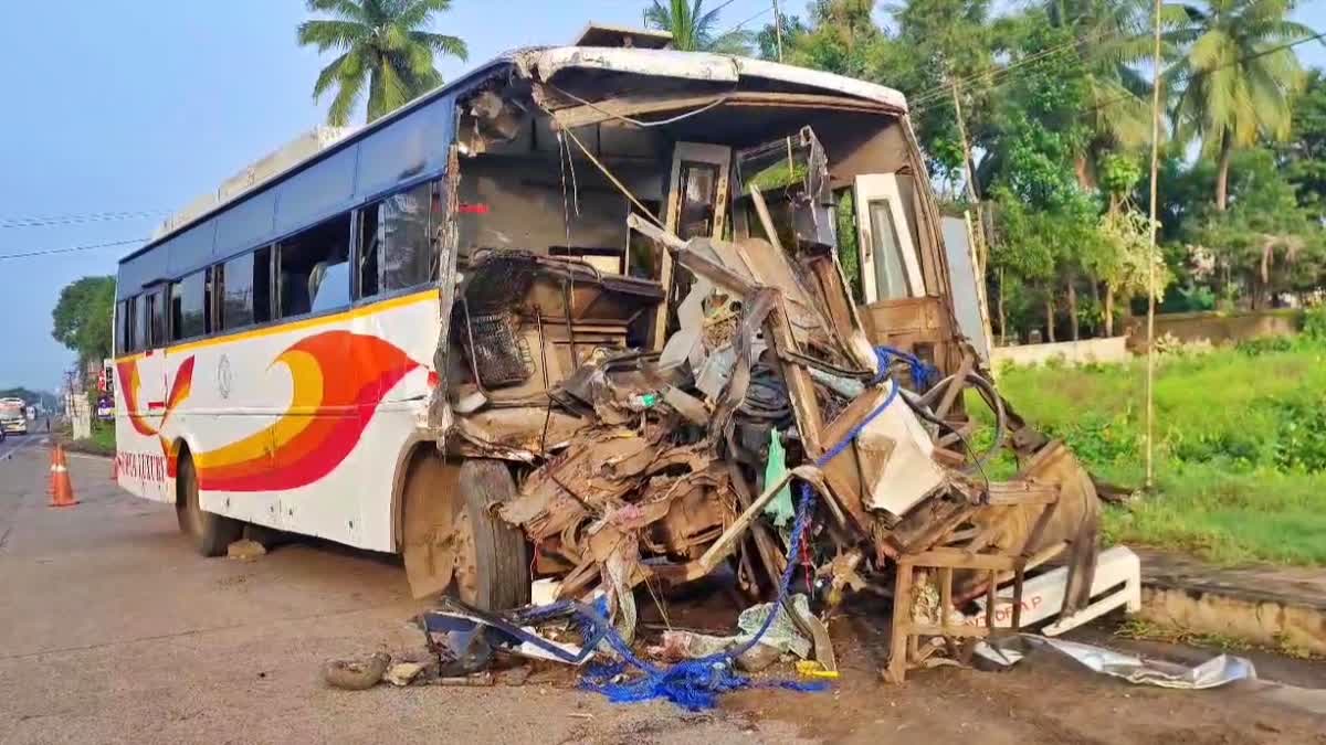 rtc_bus_hit_the_parked_lorry_and_bus_driver_died