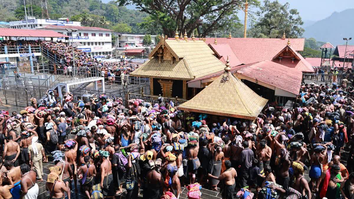 A file photo of devotees at the Sabarimala Temple ahead of the Makaravilakku festival