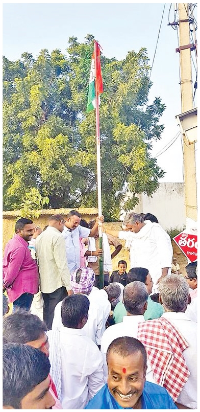 Men Played Bathukamma at Husnabad