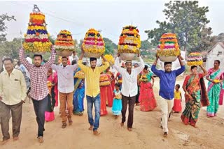 Men Played Bathukamma at Husnabad