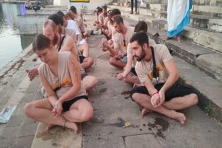 Friends and family members of the deceased during Tarpan