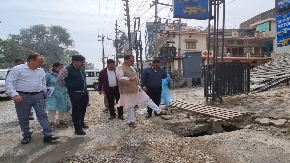 Minister Premchand Aggarwal on streets of Dehradun