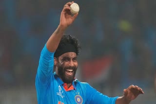 Ravindra Jadeja's five-fer on Sunday night against formidable South Africa in the ICC Men's Cricket World Cup 2023, helped India trounce the Proteas while staying at the top of the table. The orthodox left arm bowler has been finishing his assignments unnoticed, mostly playing the part of taking a scalp or two. The visibility of 'Sir' Ravindra Jadeja, as his mates would call, goes up when he grabs an impossible catch or constructing a runout or singing a cameo with his bat.