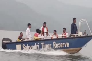 Eknath Shinde traveled by boat from Koyna Reservoir