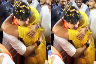 Scindia Hugged Old Age Woman