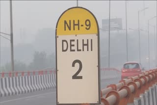Etv Bharat Delhi air  Air Pollution Crisis In Delhi  GRAP 4 Pollution Control Plan  Delhi GRAP IV  ഡൽഹി വായു മലിനീകരണം  കമ്മീഷൻ ഫോർ എയർ ക്വാളിറ്റി മാനേജ്‌മെന്‍റ്  വായു മലിനീകരണ തോത്  ഗ്രേഡഡ് റെസ്‌പോണ്‍സ് ആക്ഷന്‍ പ്ലാന്‍  വായു മലിനീകരണം