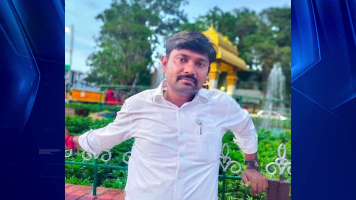 YSRCP Social Media Activist Varra Ravindra Reddy Under Police Custody