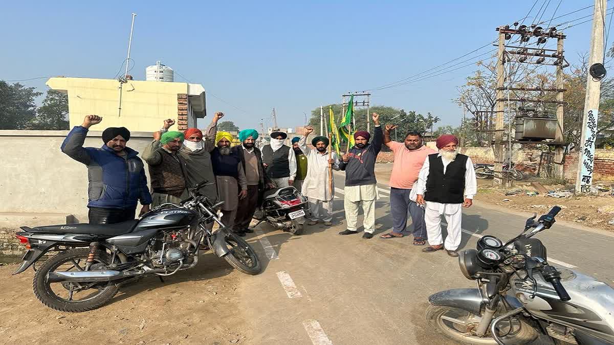 Barnala farmers gherao officials came summon the farmers