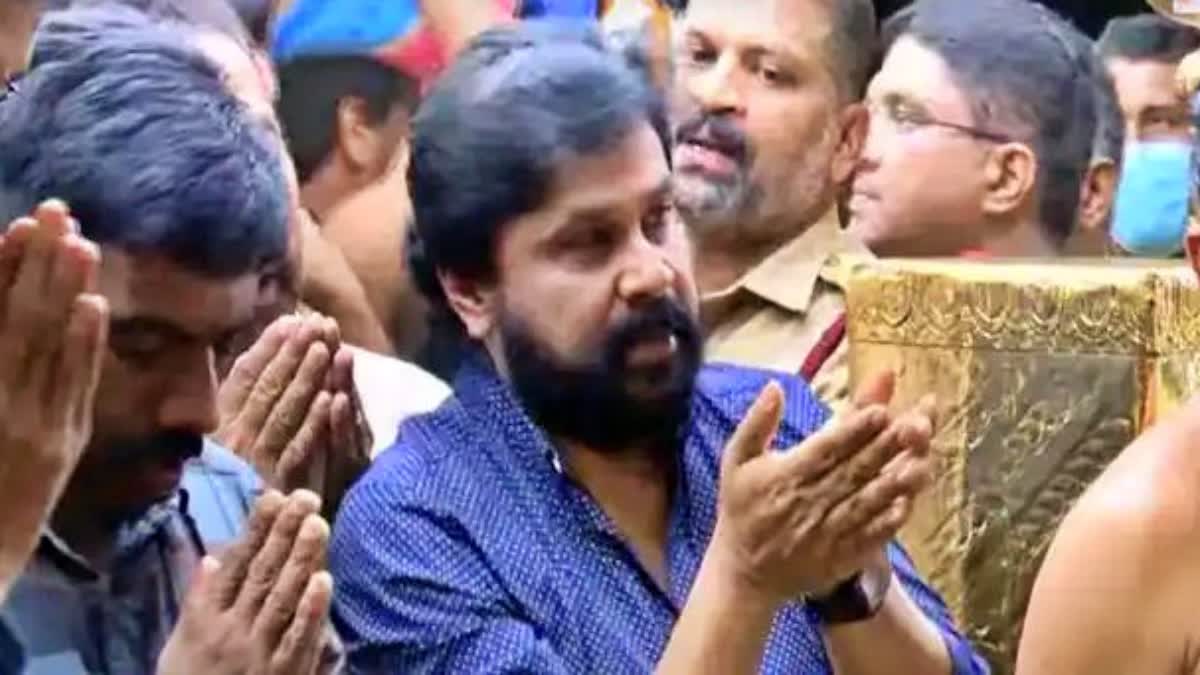 DILEEP VISITS SABARIMALA  DILEEP AT SABARIMALA  ദിലീപ് ശബരിമലയിൽ ദർശനം നടത്തി  SABARIMALA LATEST NEWS