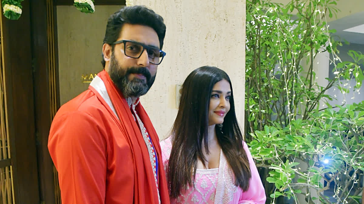 Aishwarya Rai and Abhishek Bachchan pose together