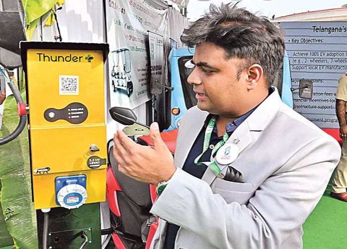 Charging Unit for Electric Vehicles by QR Code