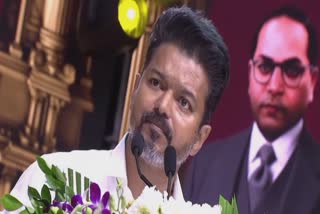 விழாவில் பேசும்  விஜய்