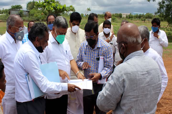 Shettar visits industrial area