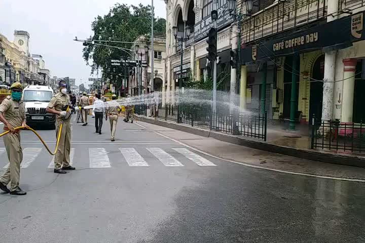 सैनिटाइजेशन व्यवस्था का लिया जायजा.