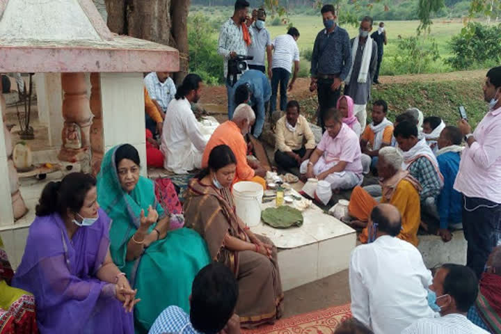 Renu Jogi present during ritual