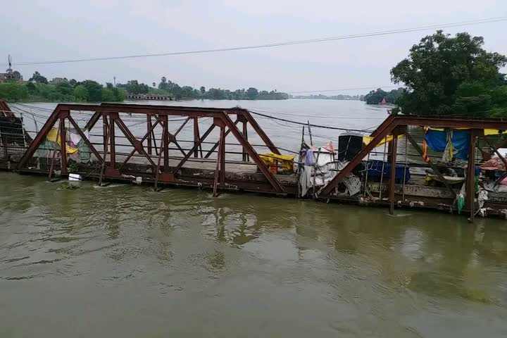 water level decreased of budhi gandak river