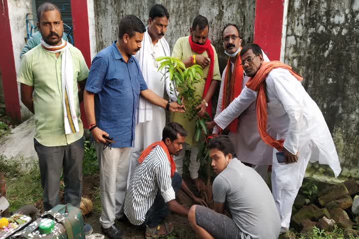 bjp workers celebrate 70th birthday of prime minister narendra modi