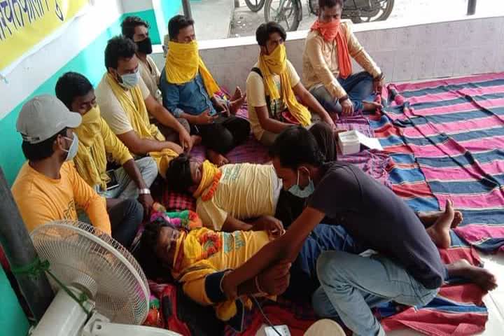 sdm breaks hunger strike of mithila student union 