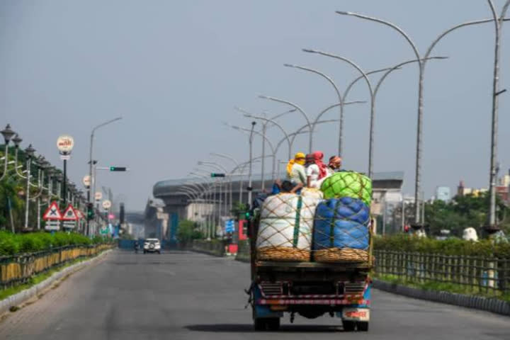 رات 9 بجے تا صبح 5 بجے تک لوگوں کی نقل و حرکت ممنوع ، بسیں ، ٹرک چل سکتے ہیں: ایم ایچ اے