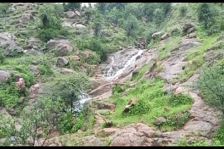 constant rains, the Idrio fortress became a replica of beauty