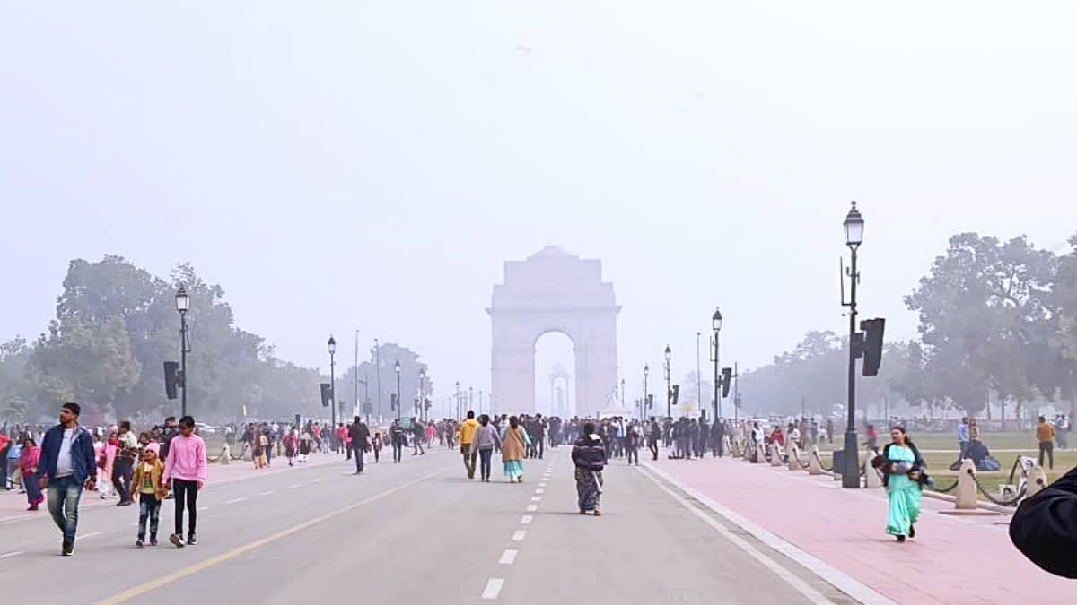 Delhi Winter  North India Cold weather  ഡൽഹി തണുപ്പ്  ഡൽഹി സ്‌കൂളുകൾക്ക് അവധി