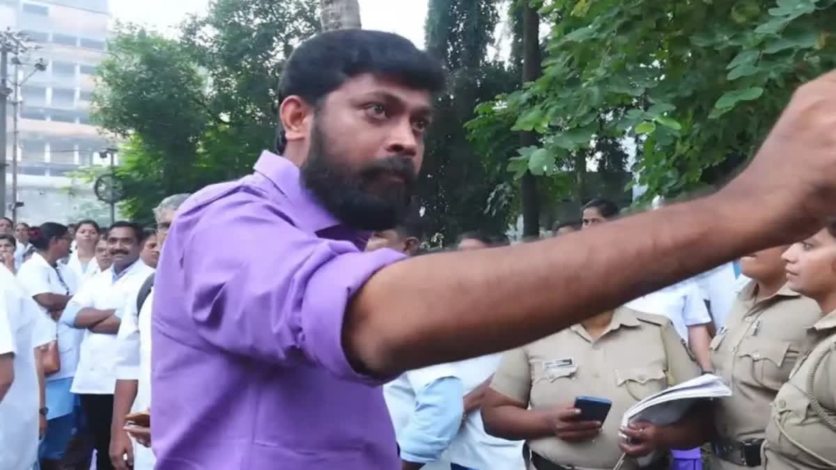 M Vijin mla  M Vijin mla SI dispute  എംഎൽഎ പൊലീസ് തര്‍ക്കം  എംഎൽഎയെ അപമാനിച്ചു  insulting vijin mla