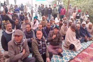 traders-protest-jind-due-to-railway-route-closed-devi-lal-chowk-jind-latest-news