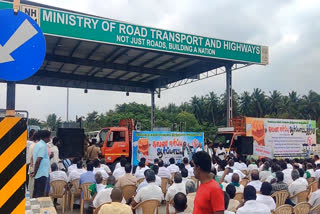 Protest to remove Velampatti toll gate in tiruppur