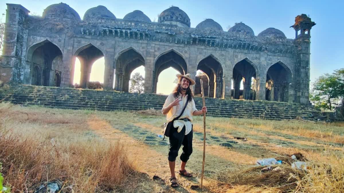 italian tourist trapped inside gavilgad fort in amravati maharashtra