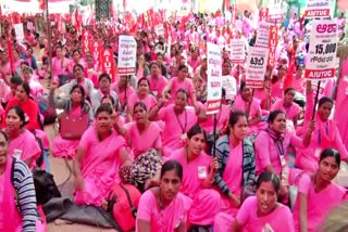 asha-workers-conduct-protest