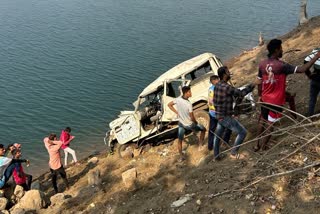 Jeep falls into ravine after driver loses control