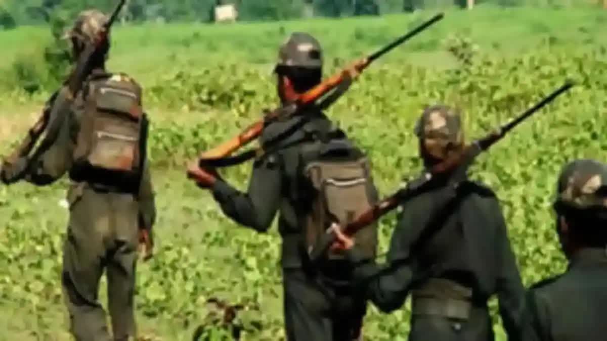 Clash between Naxalites and Police  നക്‌സലൈറ്റ് പൊലീസ് ഏറ്റുമുട്ടൽ  ജാർഖണ്ഡ്  2 പൊലീസുകാർക്ക് വീരമൃത്യു  Naxalites attack