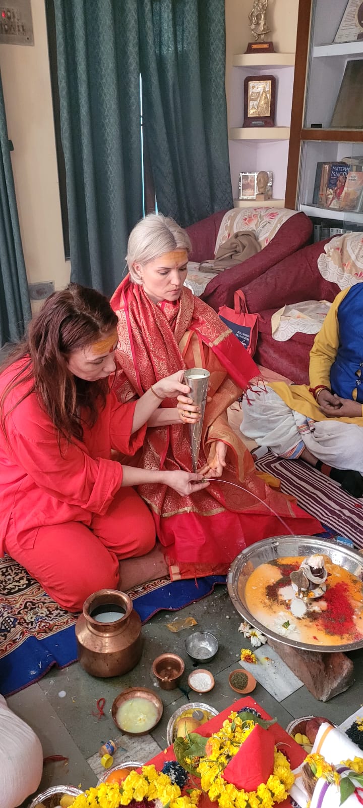 Russian woman Idga Barados adopted Hindu religion in Varanasi